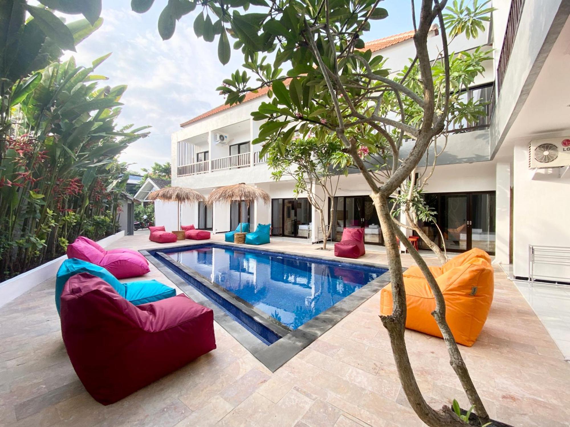 Summer Of Surf Hostel Uluwatu Унґасан Екстер'єр фото