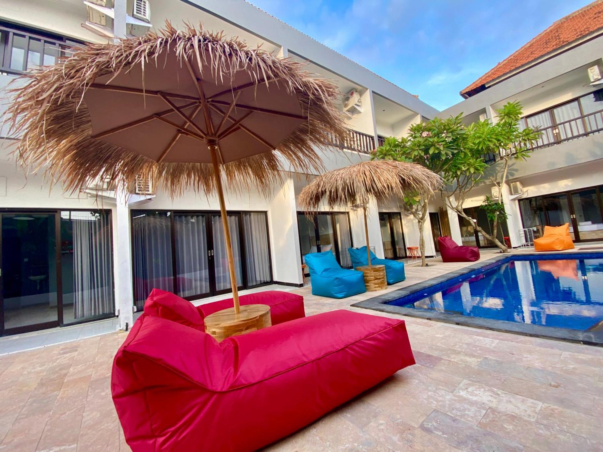 Summer Of Surf Hostel Uluwatu Унґасан Екстер'єр фото