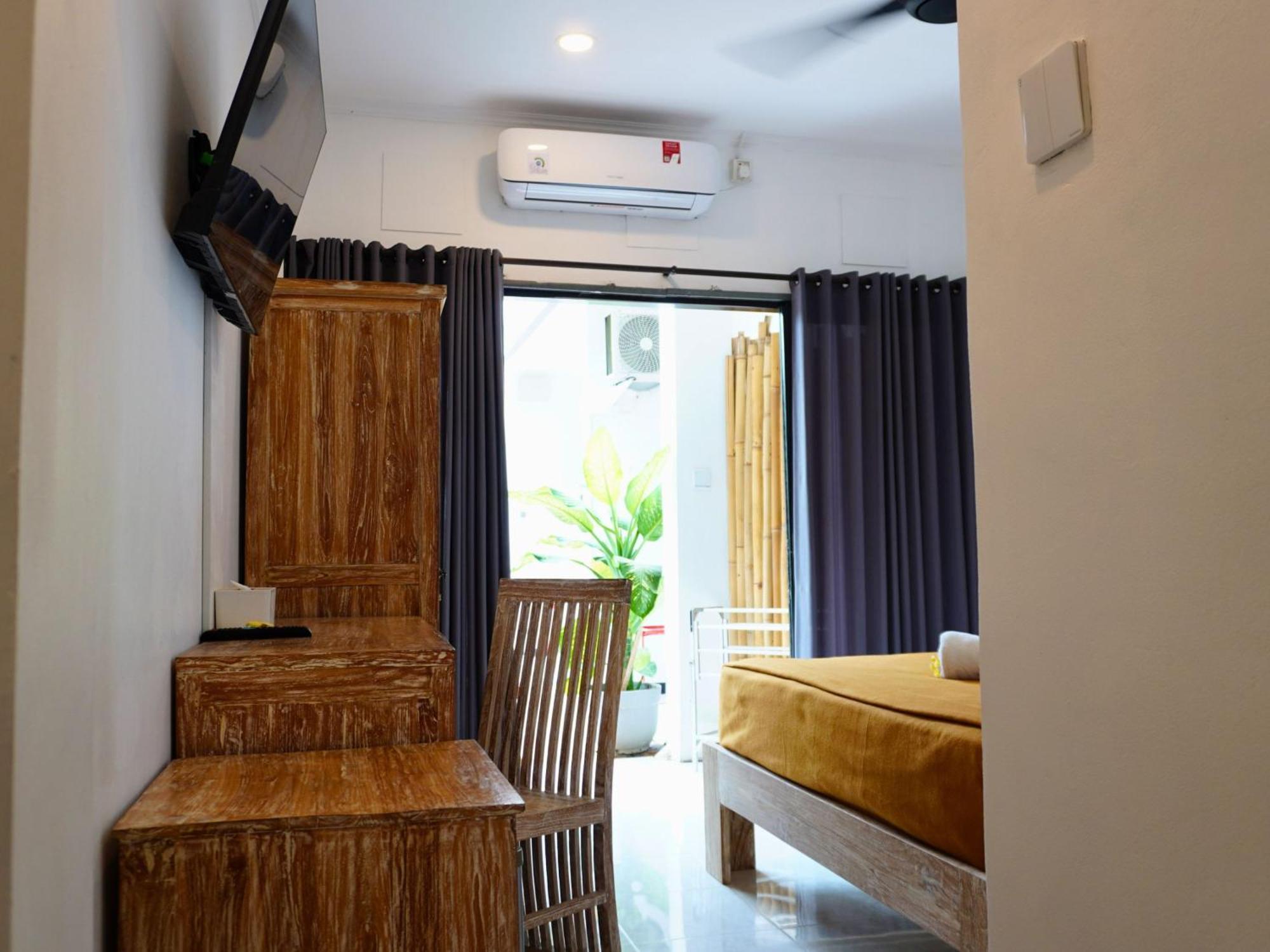 Summer Of Surf Hostel Uluwatu Унґасан Екстер'єр фото