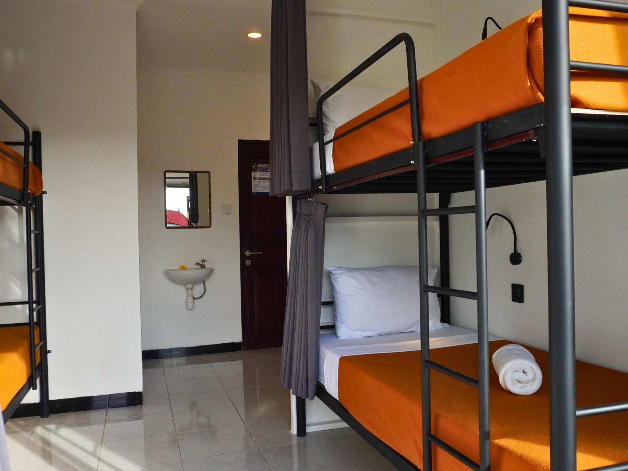 Summer Of Surf Hostel Uluwatu Унґасан Екстер'єр фото