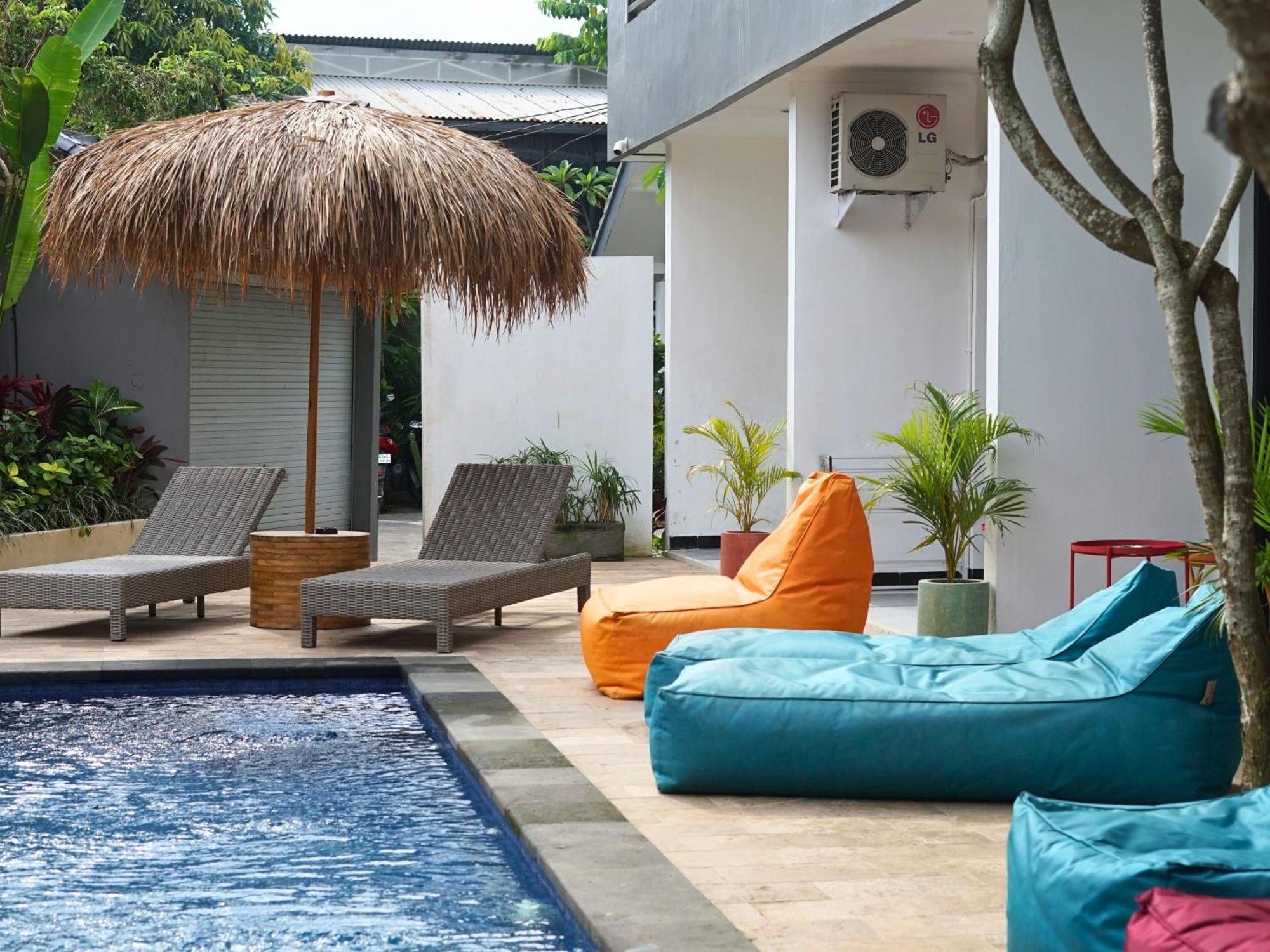 Summer Of Surf Hostel Uluwatu Унґасан Екстер'єр фото