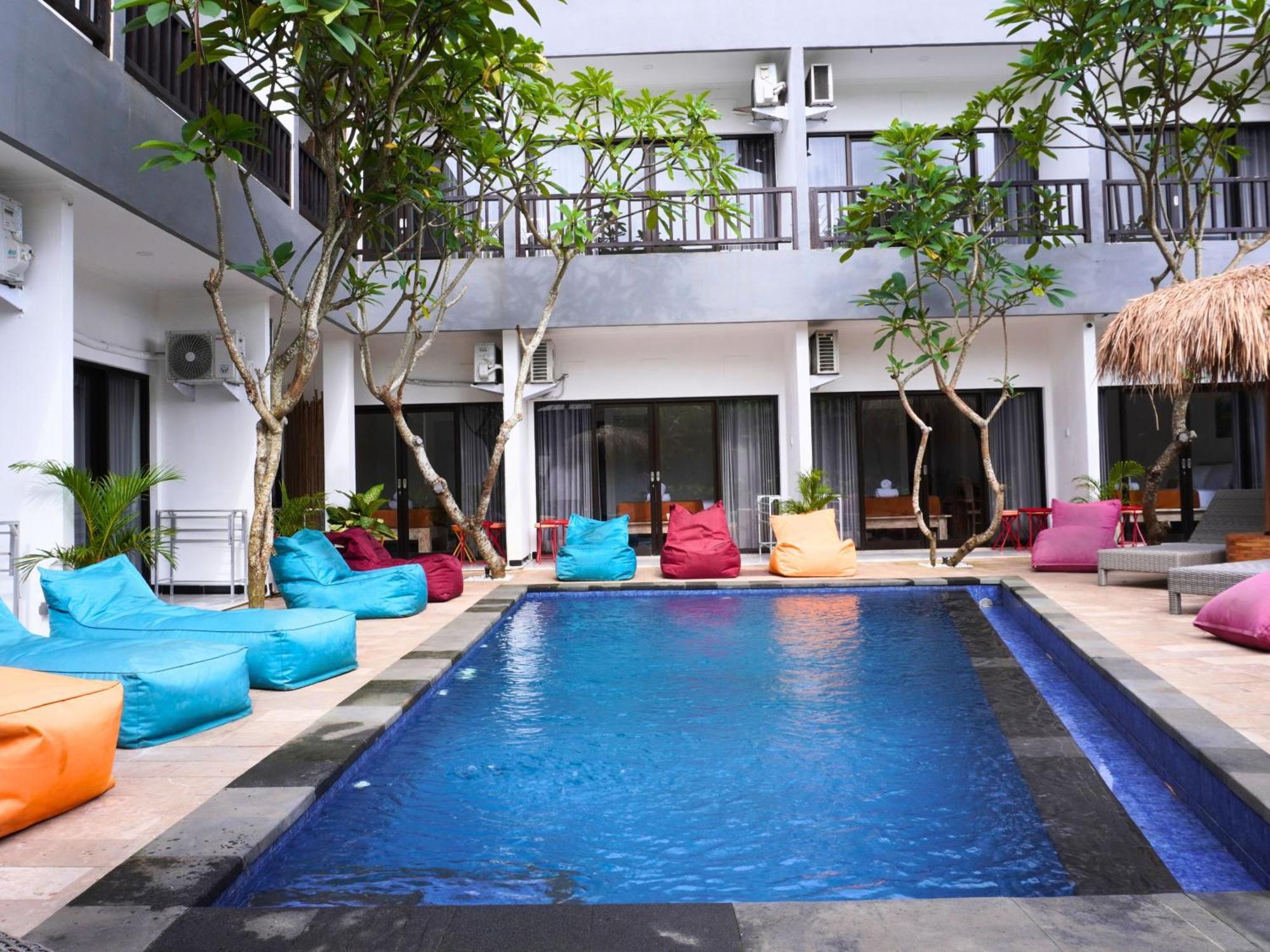 Summer Of Surf Hostel Uluwatu Унґасан Екстер'єр фото