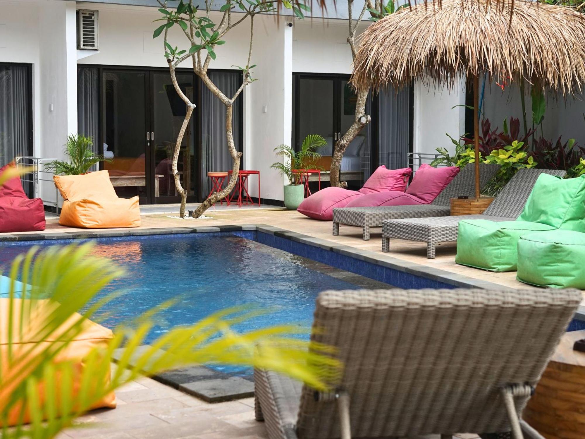 Summer Of Surf Hostel Uluwatu Унґасан Екстер'єр фото